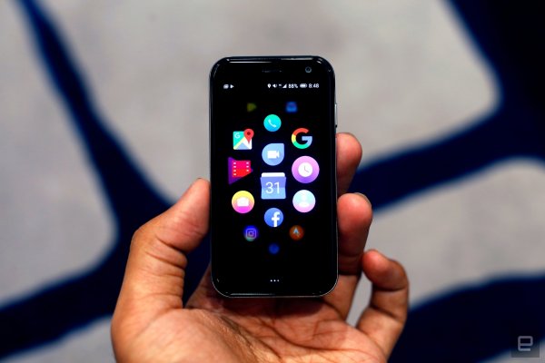 Предварительный обзор Palm — крошечного компаньона на полноценном Android для смартфона