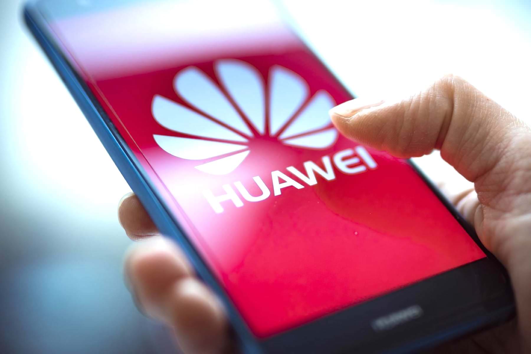 Huawei выпустит свою замену Android для смартфонов уже 18 декабря