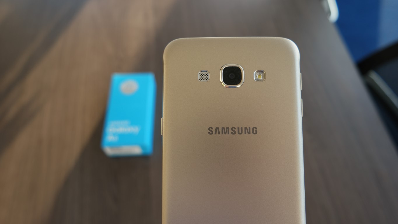 Samsung Galaxy C5 показался на шпионских фото