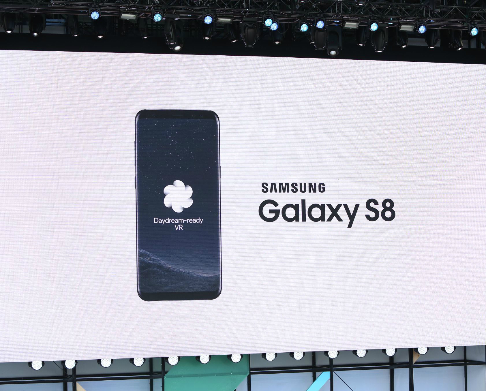 Galaxy S8 и S8+ получили поддержку Daydream VR