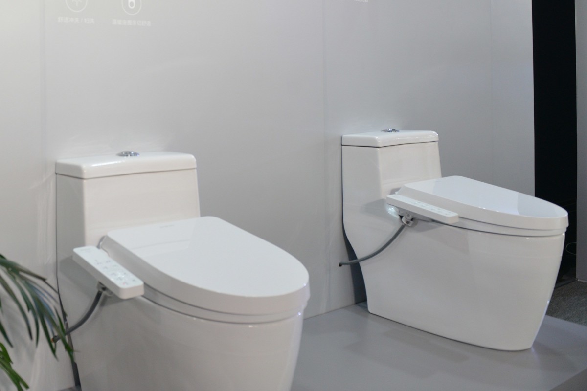 Xiaomi представила умную крышку для унитаза Smart Toilet Cover