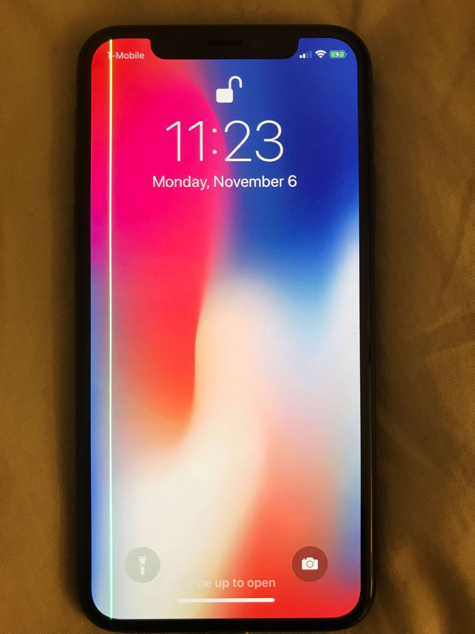 Полосы на экране iPhone 14 Pro. Что делать